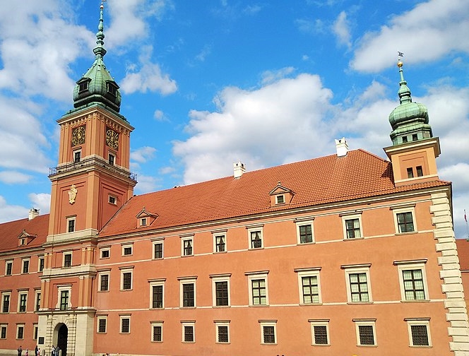 The image showa a Royal Castle in Warsaw